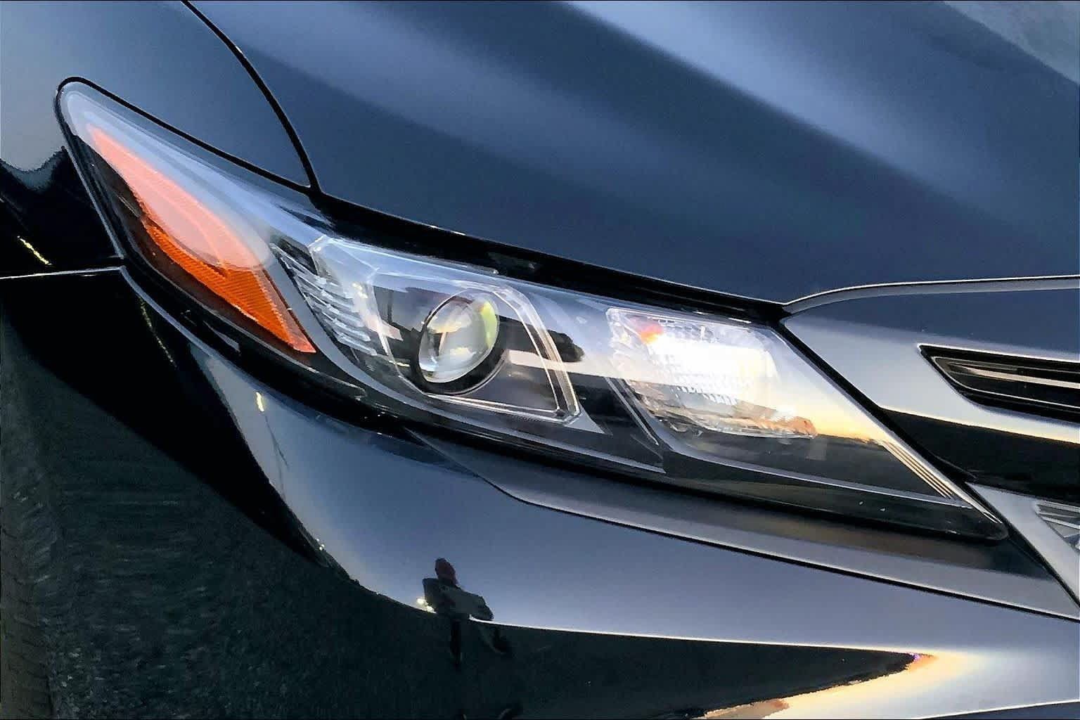 Used 2021 Toyota Camry SE FWD image 23