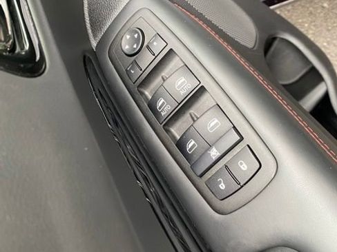 Used 2025 Dodge Durango GT AWD/4WD image 20