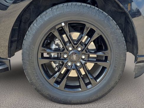 Used 2022 Ford Expedition XLT AWD/4WD image 7