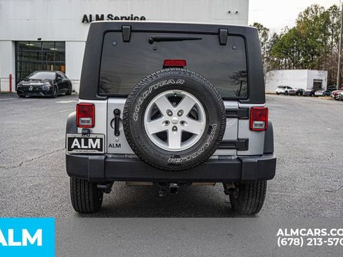 Used 2018 Jeep Wrangler Unlimited Sport S image 11
