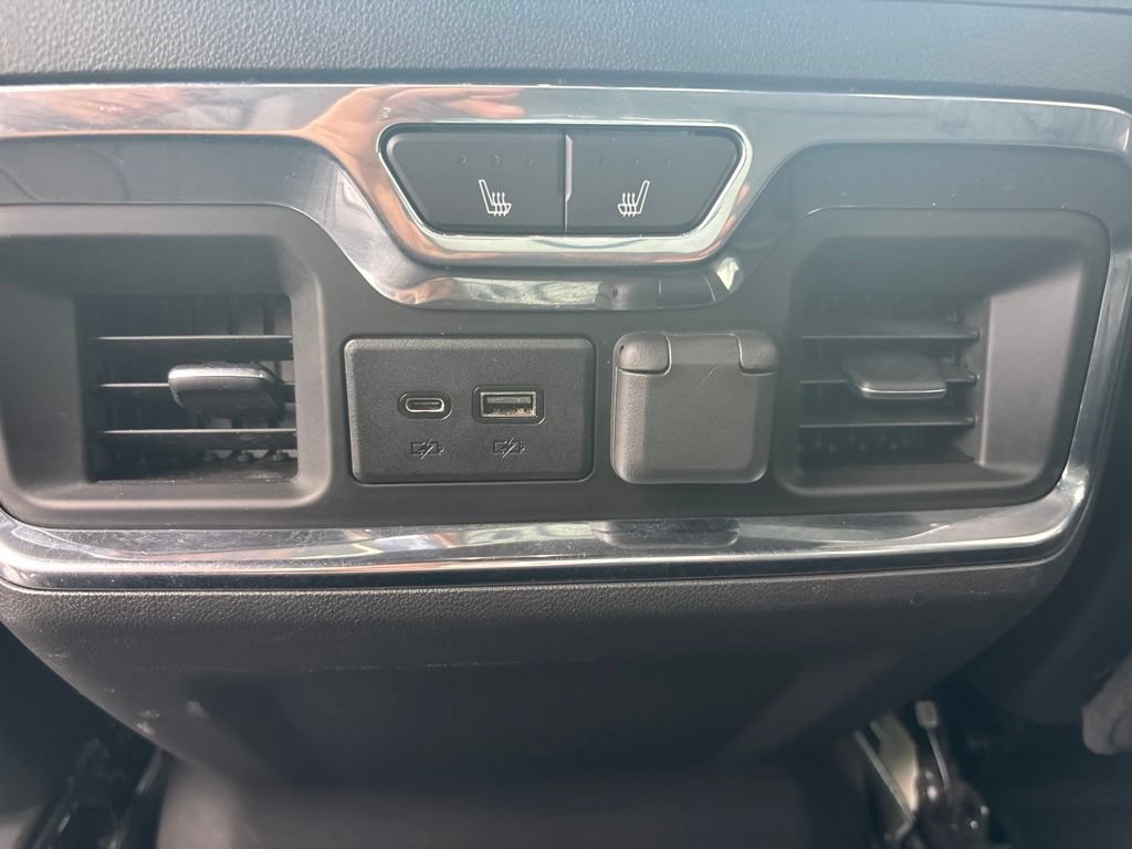 Used 2020 Chevrolet Silverado 1500 High Country w/ Technology Package AWD/4WD image 28
