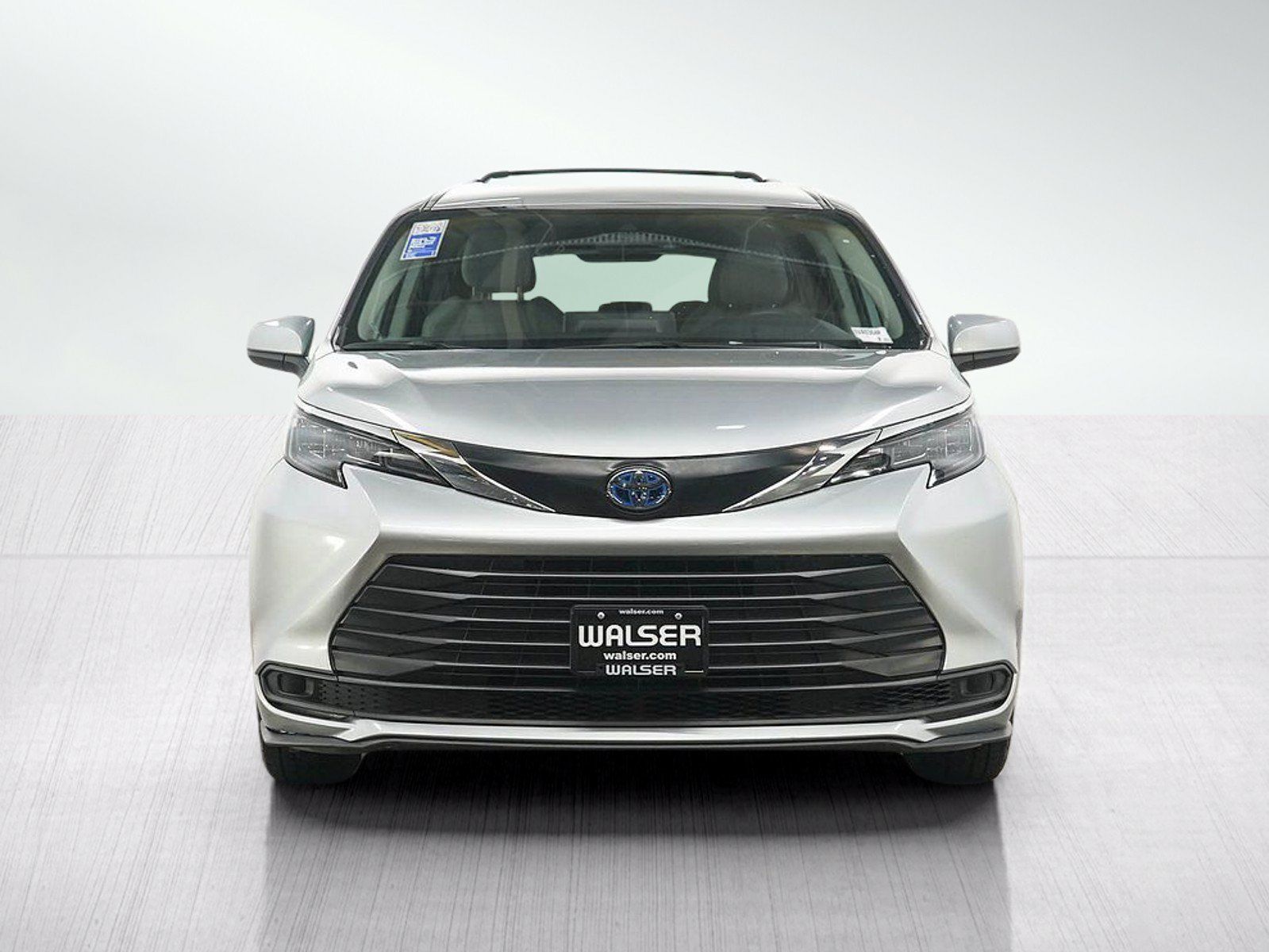 Used 2024 Toyota Sienna LE FWD image 8