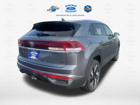 Used 2025 Volkswagen Atlas Cross Sport SE AWD/4WD image 6