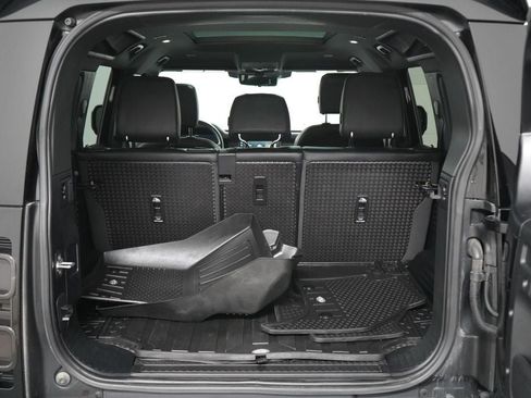 Used 2022 Land Rover Defender 110 S AWD/4WD image 19