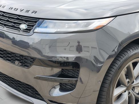 New 2026 Land Rover Range Rover Sport Dynamic SE AWD/4WD image 9