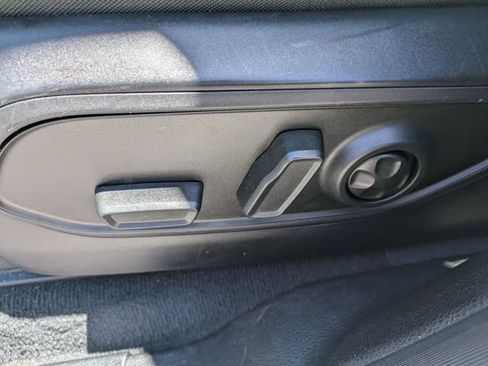 Used 2023 Jeep Grand Cherokee L Laredo RWD image 21