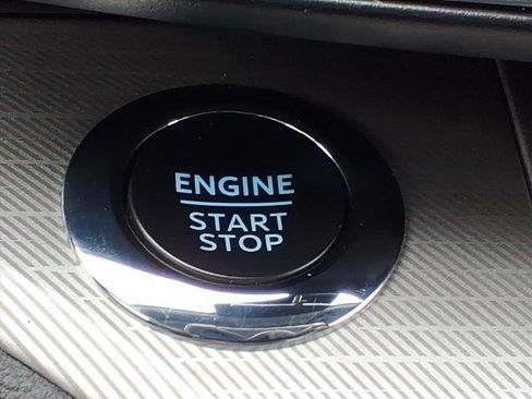 Used 2023 Ford Explorer XLT w/ Equipment Group 202A image 21