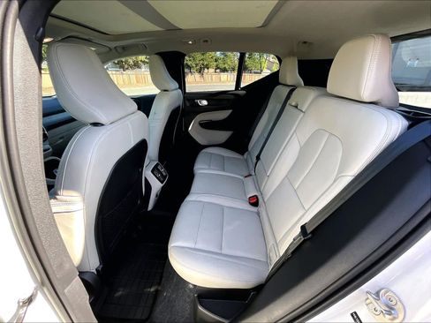 Used 2026 Volvo XC40 B5 Plus w/ Protection Package Premier image 28