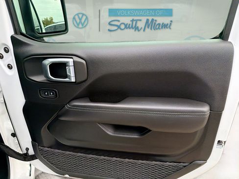 Used 2022 Jeep Wrangler Unlimited Sahara w/ Cold Weather Group image 34