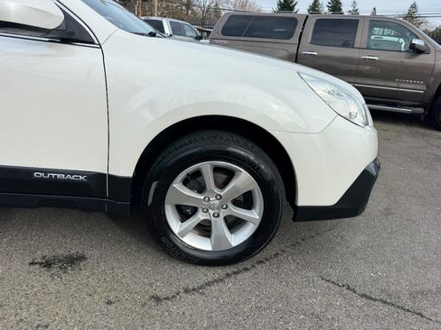 Used 2013 Subaru Outback 2.5i Limited image 14