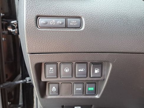 Used 2020 Nissan Rogue SV w/ Sun & Sound Touring Package image 29