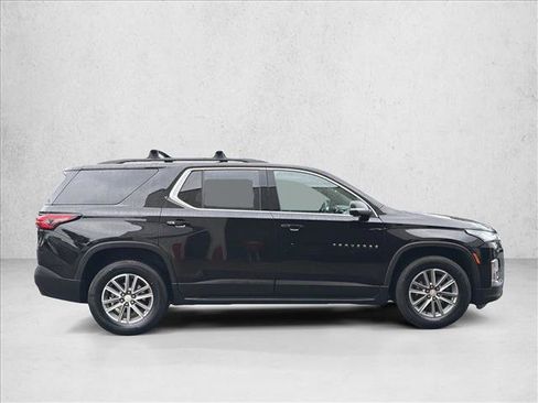 Used 2023 Chevrolet Traverse LT w/ LPO, 'HIT The Road' Package AWD/4WD image 4