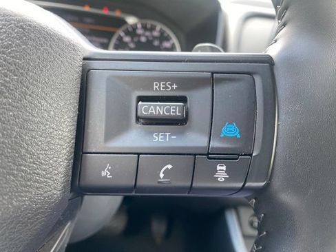 Used 2025 Nissan Rogue SV AWD/4WD image 13