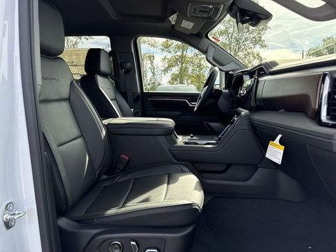 New 2026 GMC Sierra 3500 Denali AWD/4WD image 24