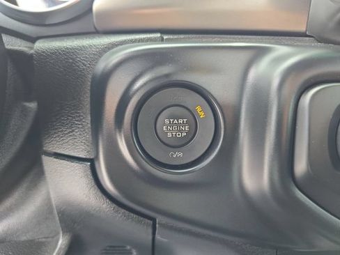 Used 2019 Jeep Wrangler Sport AWD/4WD image 25
