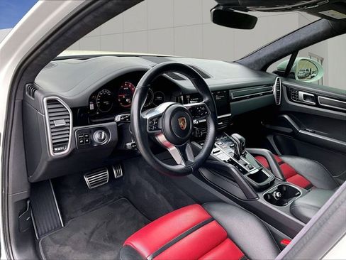 Certified 2021 Porsche Cayenne GTS AWD/4WD image 4