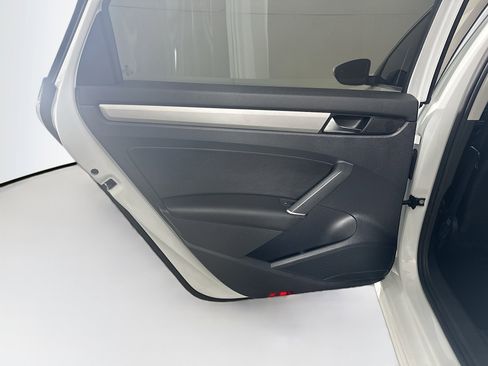 Used 2021 Volkswagen Passat 2.0T SE image 26