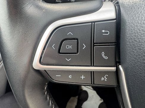 Used 2022 Toyota Highlander LE image 18