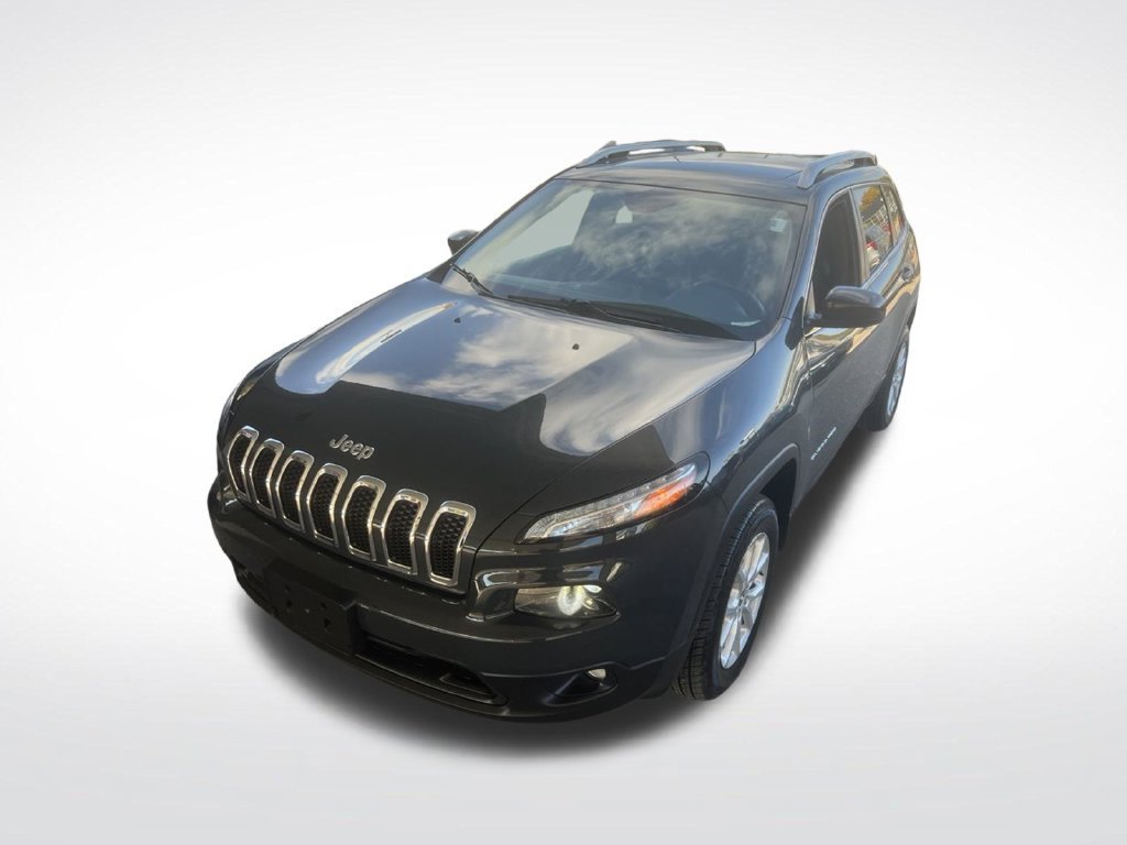Used 2018 Jeep Cherokee Latitude Plus w/ Comfort/Convenience Group AWD/4WD image 41