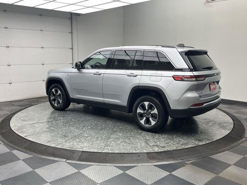 Used 2023 Jeep Grand Cherokee 4WD 4xe image 34