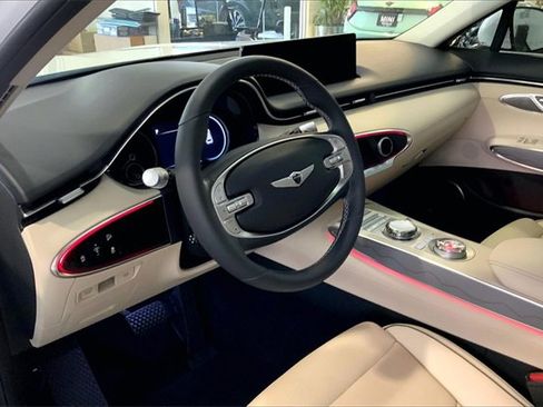 Used 2023 Genesis GV70 2.5T w/ Advanced Package image 13