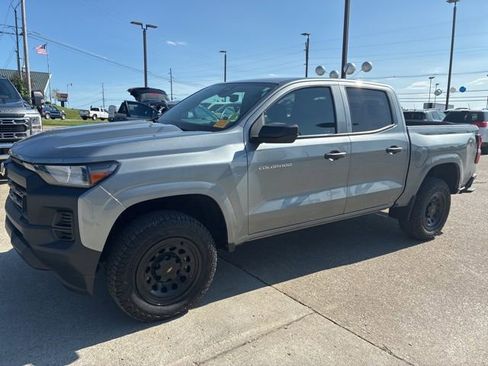 Used 2023 Chevrolet Colorado W/T image 3