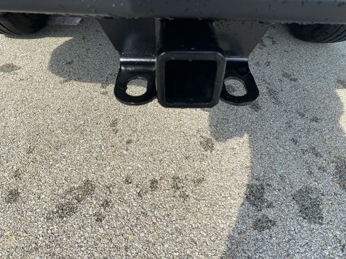 New 2025 Jeep Gladiator Sport image 15