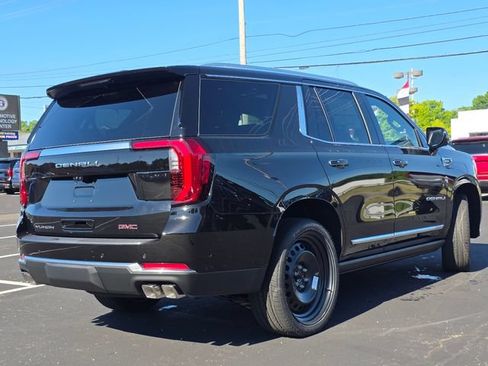 New 2026 GMC Yukon Denali w/ Denali Reserve Package AWD/4WD image 17