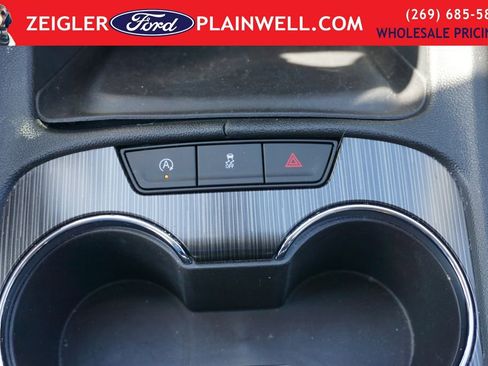 Used 2023 GMC Acadia SLT w/ LPO, Floor Liner Package AWD/4WD image 24