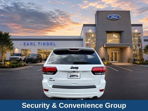 Used 2018 Jeep Grand Cherokee Altitude AWD/4WD image 6