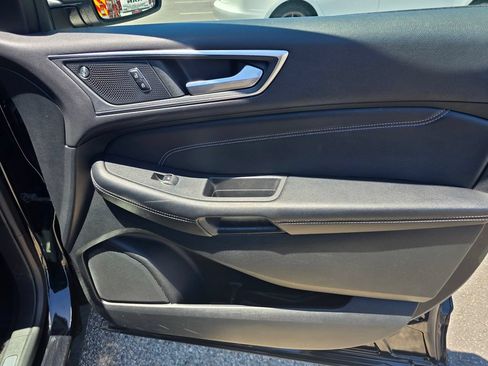 Used 2022 Ford Edge Titanium AWD/4WD image 24