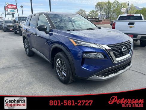 Used 2022 Nissan Rogue S image 1