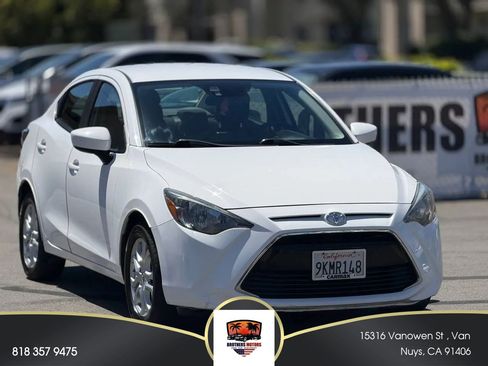 Used 2017 Toyota Yaris iA FWD image 52