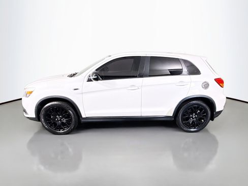 Used 2018 Mitsubishi Outlander Sport ES image 6