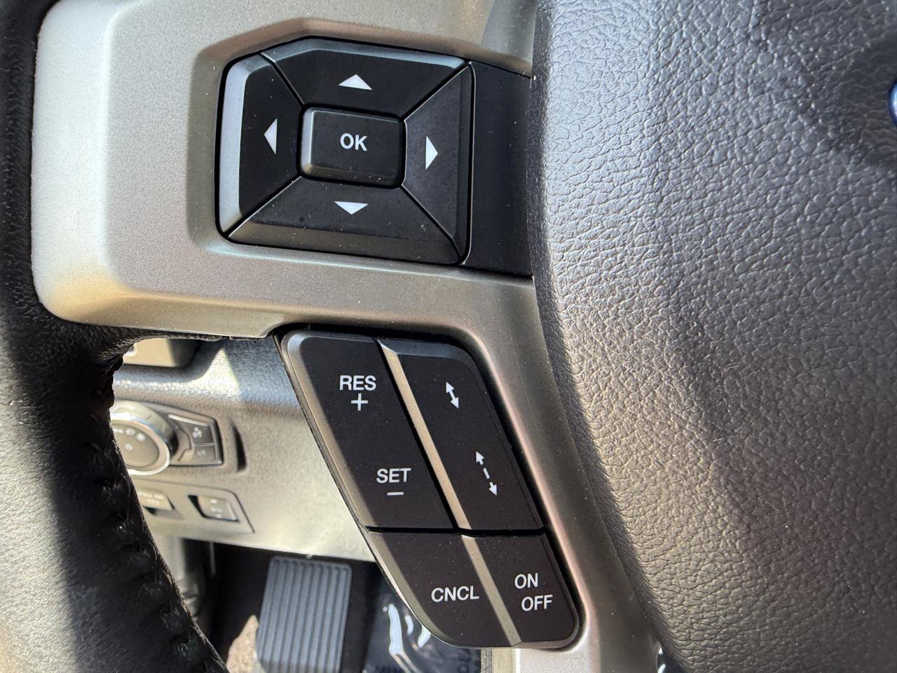 Used 2020 Ford F150 Lariat w/ Equipment Group 502A Luxury AWD/4WD image 16