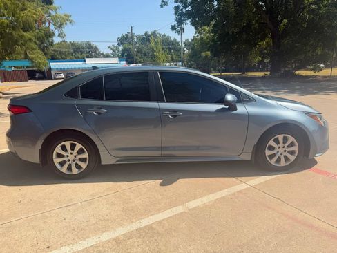 Used 2020 Toyota Corolla LE FWD image 6