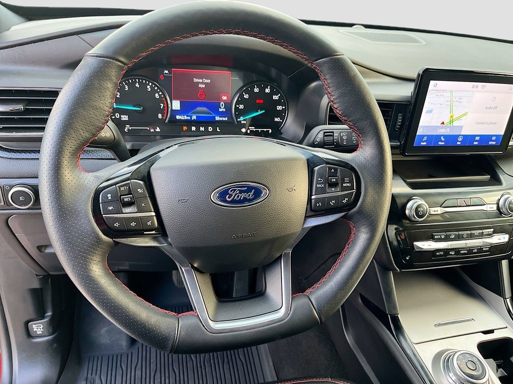 Used 2023 Ford Explorer ST-Line w/ Class IV Trailer Tow Package AWD/4WD image 11