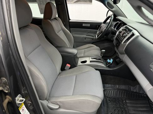 Used 2012 Toyota Tacoma Pickup 4D 5 ft w/ TRD Off-Road Pkg image 6