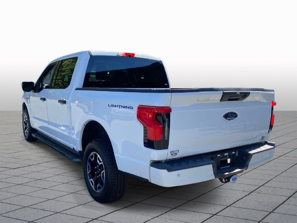 Used 2023 Ford F150 Lightning XLT AWD/4WD image 5