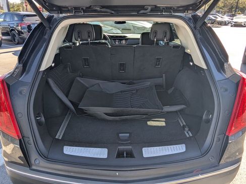 Used 2017 Cadillac XT5 Luxury w/ Advanced Security Package image 27