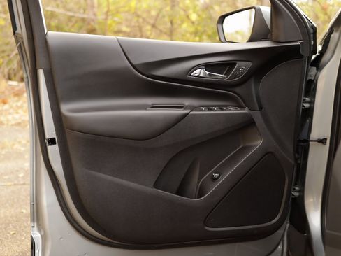 Used 2024 Chevrolet Equinox LT w/ LPO, Floor Liner Package image 21