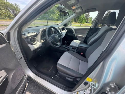 Used 2013 Toyota RAV4 LE AWD/4WD image 31