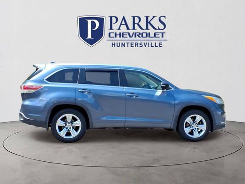 Used 2015 Toyota Highlander Limited Platinum AWD/4WD image 36
