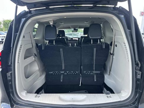 Used 2024 Chrysler Pacifica Touring-L FWD image 29