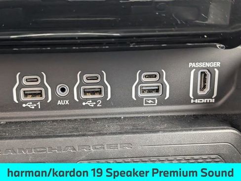 Used 2025 RAM 1500 Laramie image 32