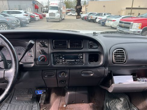 Used 2002 Dodge Ram 2500 Truck ST image 10