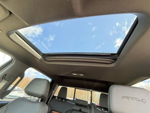 Certified 2022 GMC Sierra 2500 AT4 w/ AT4 Preferred Package image 16