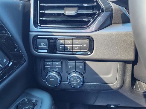 New 2026 GMC Yukon AT4 image 18