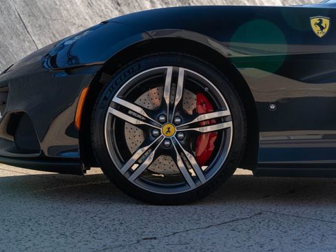 Certified 2022 Ferrari Portofino M image 10