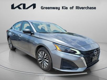 Used 2024 Nissan Altima 2.5 SV